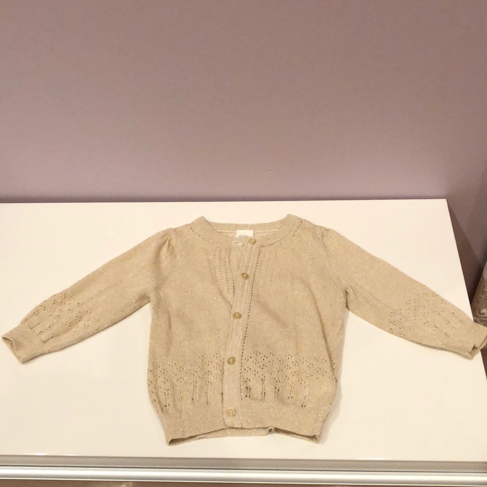 Girl’s H&M 6-9 month sweater.